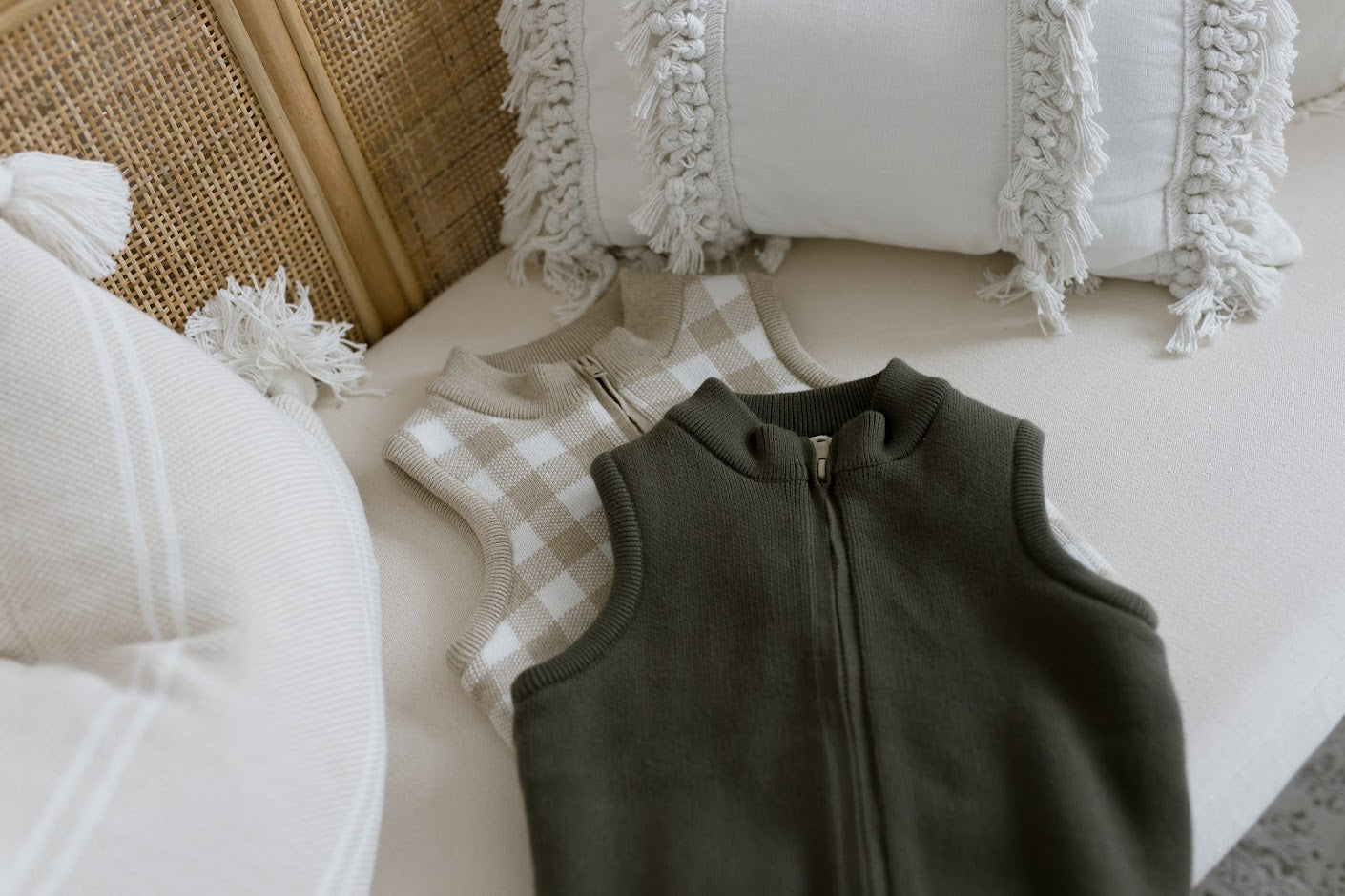Knitted Sherpa Vest (Olive)