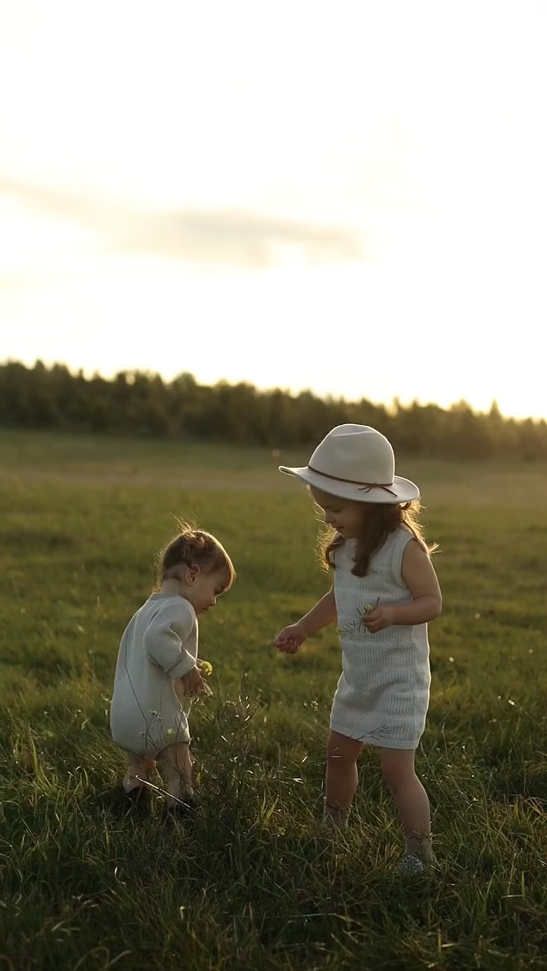 video of toddlers in organic cotton knitwear range